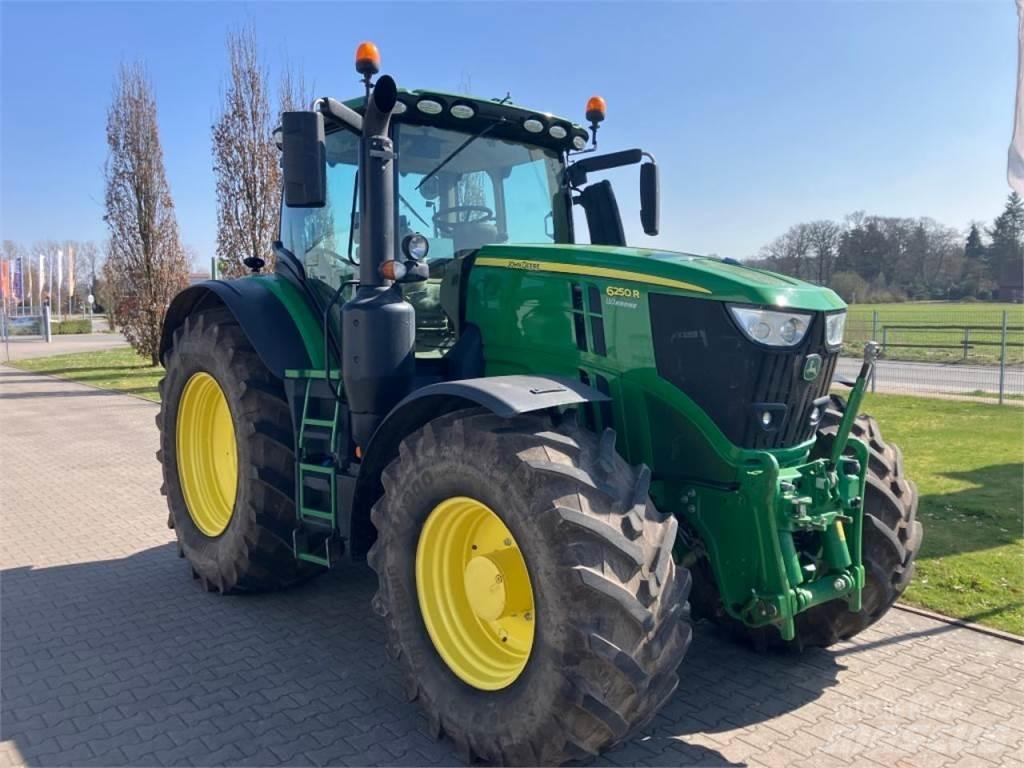 John Deere 6250R Tractoren