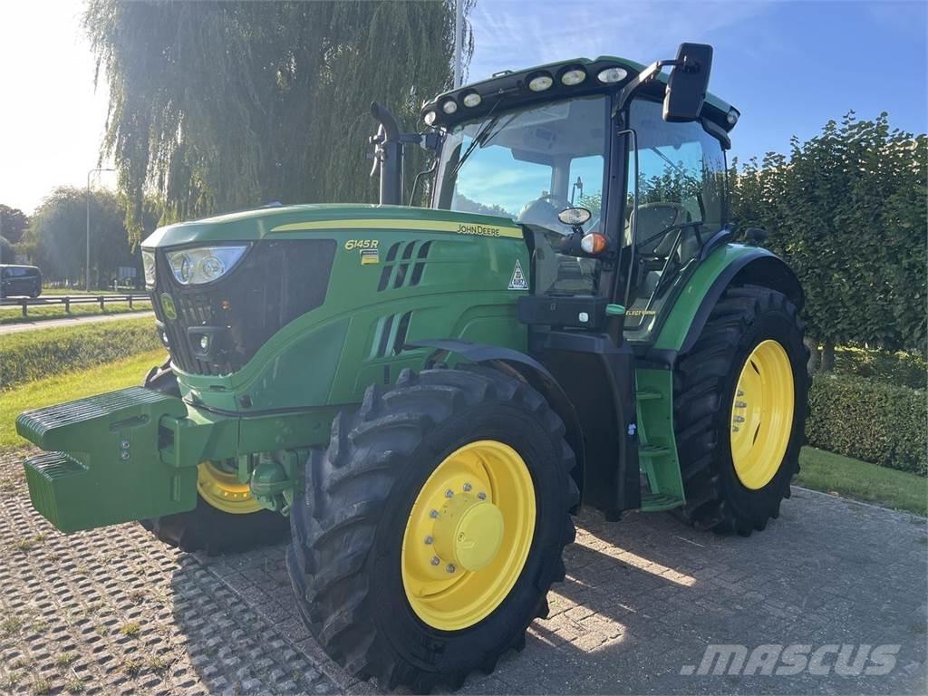 John Deere 6145R Tractoren