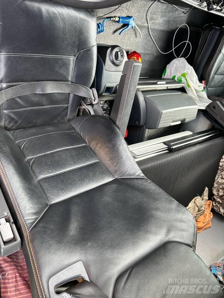 MAN TGX 18.480 XLX Trekkers