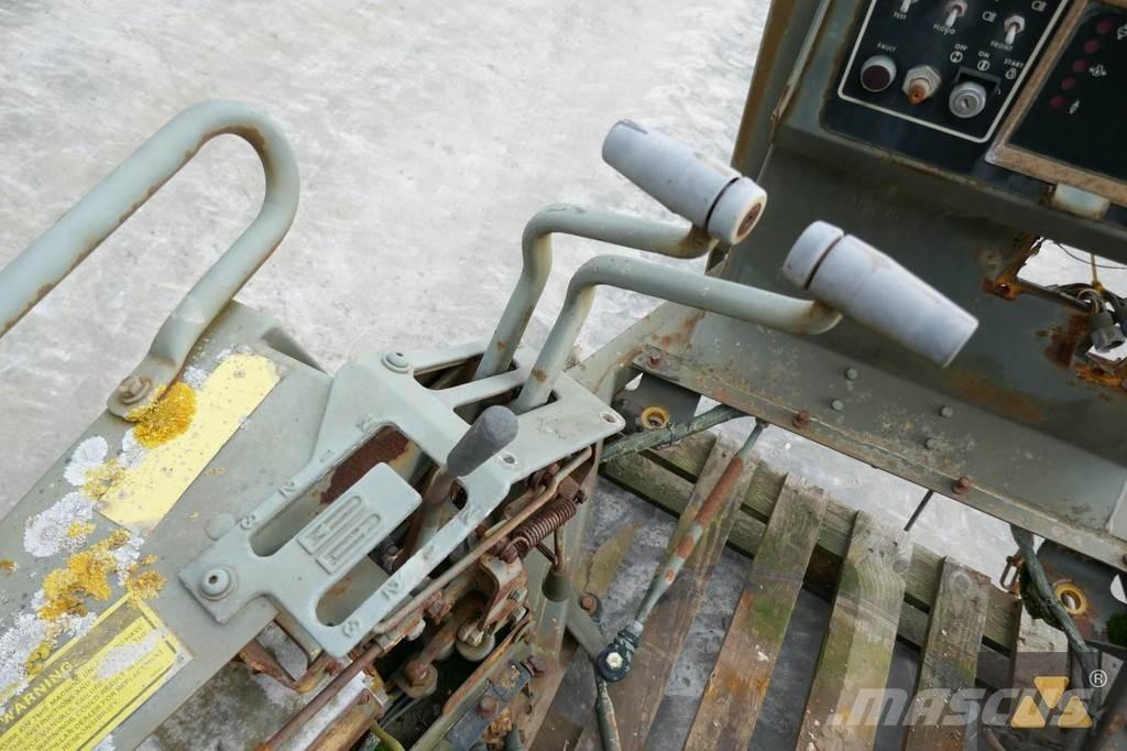 CAT 6T-3309 Cabine en interieur