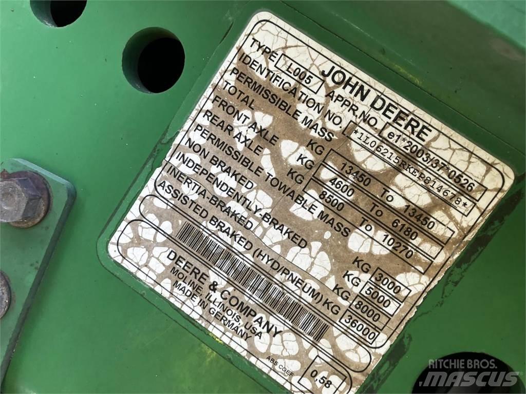 John Deere 6215R Tractoren