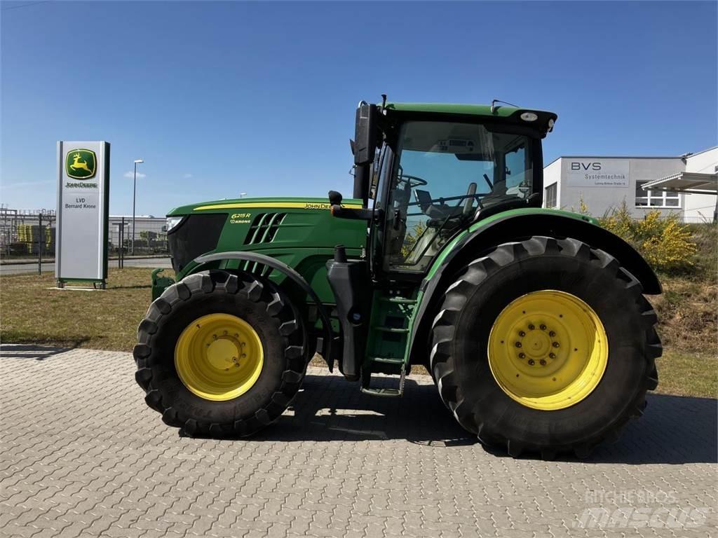 John Deere 6215R Tractoren