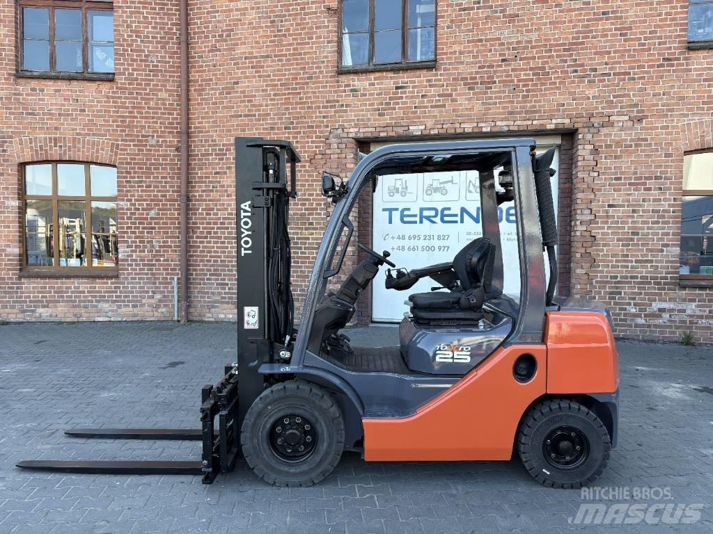 Toyota 02-8 FDF 25 Diesel heftrucks
