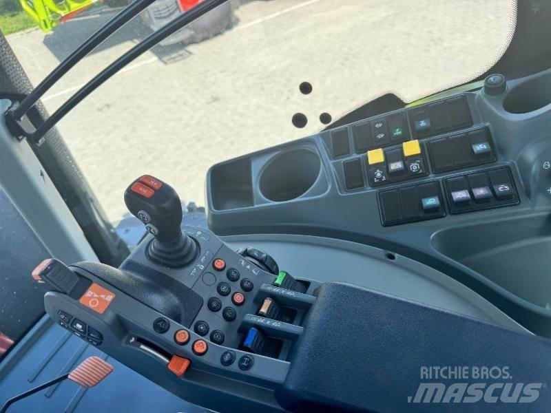 CLAAS AXION 810 Tractoren