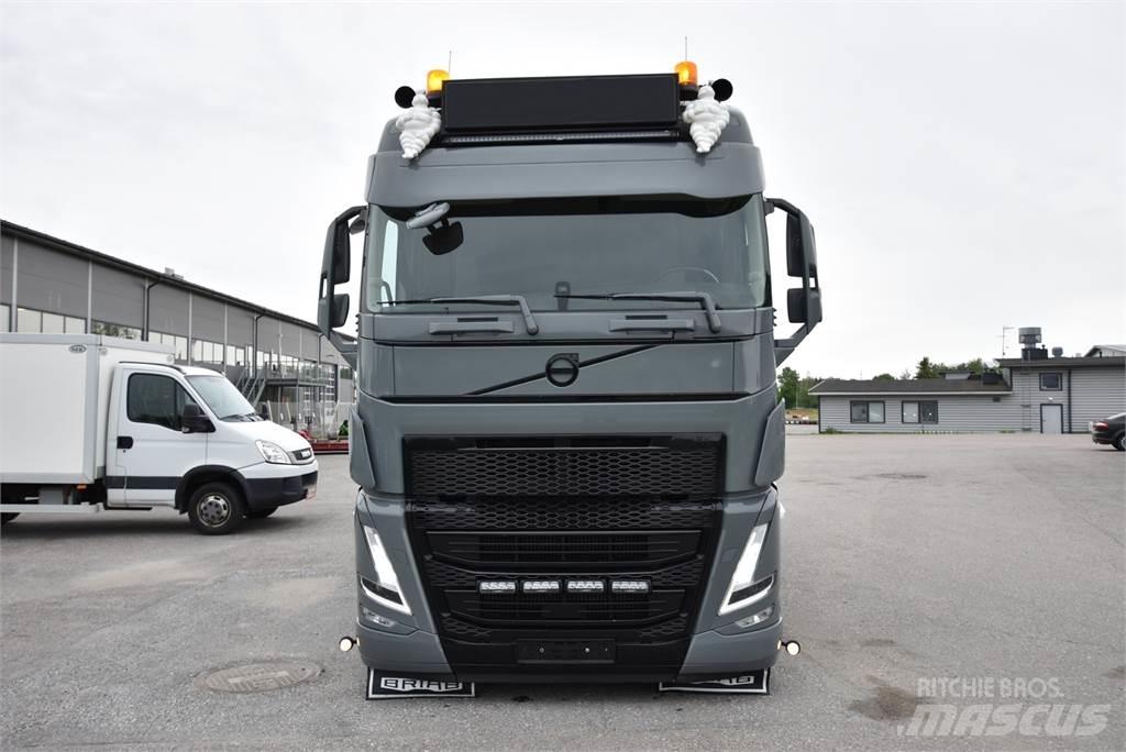 Volvo FH 500 8x4 Vrachtwagen met containersysteem