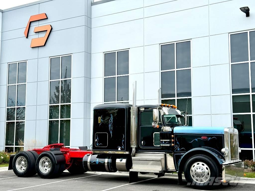 Peterbilt 389 Trekkers