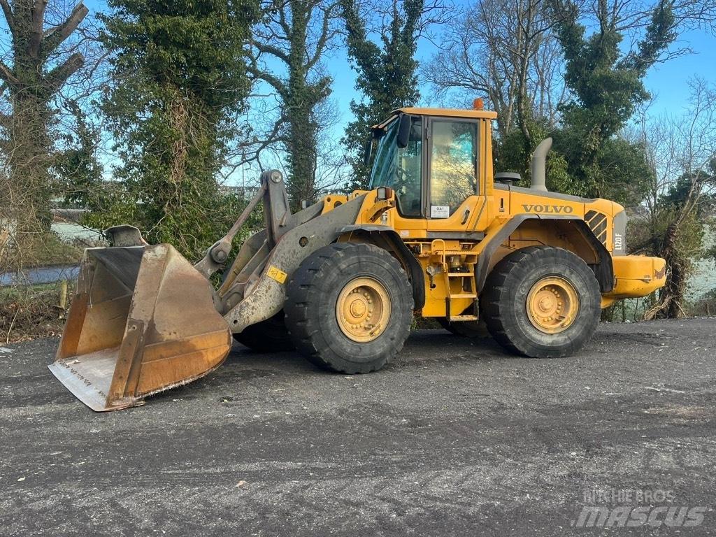 Volvo L 120 F Wielladers
