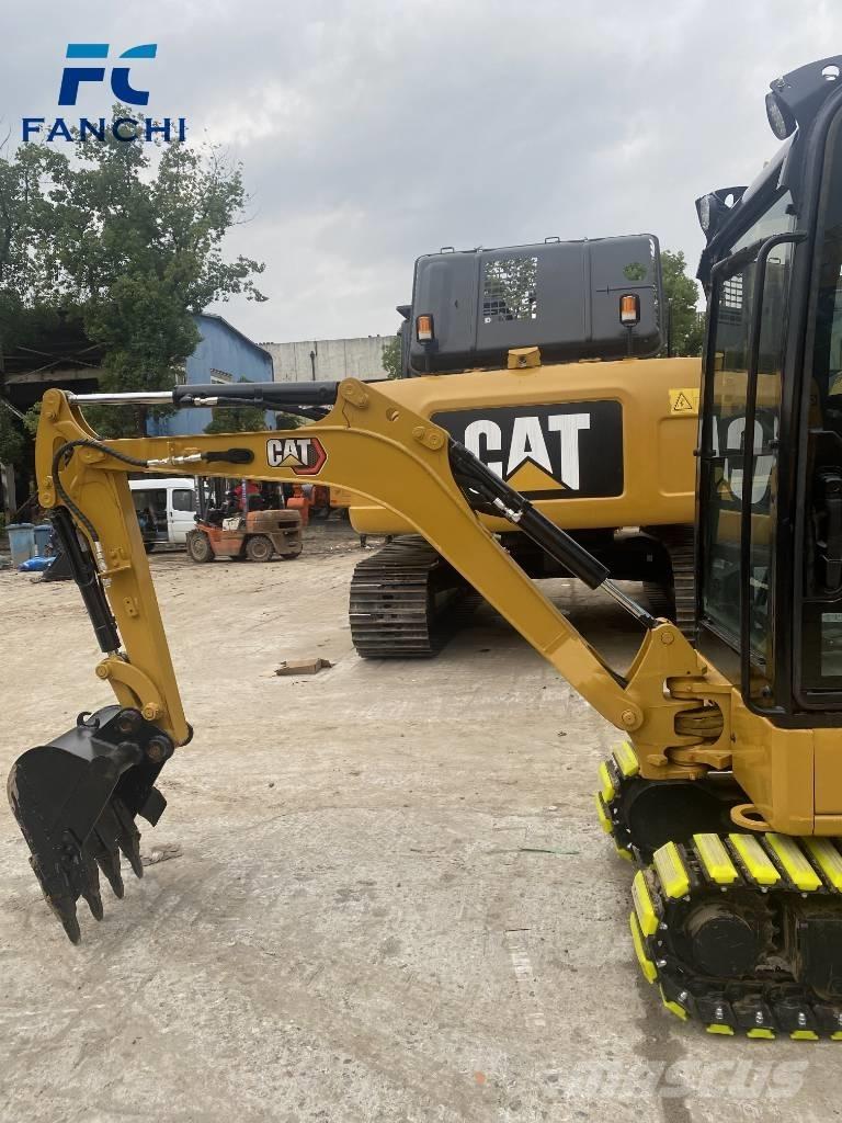 CAT 302 Rupsgraafmachines