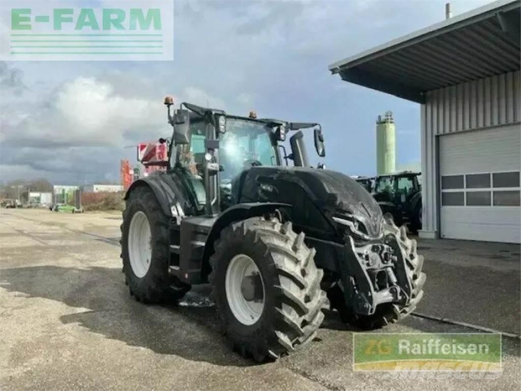 Valtra q245 Tractoren