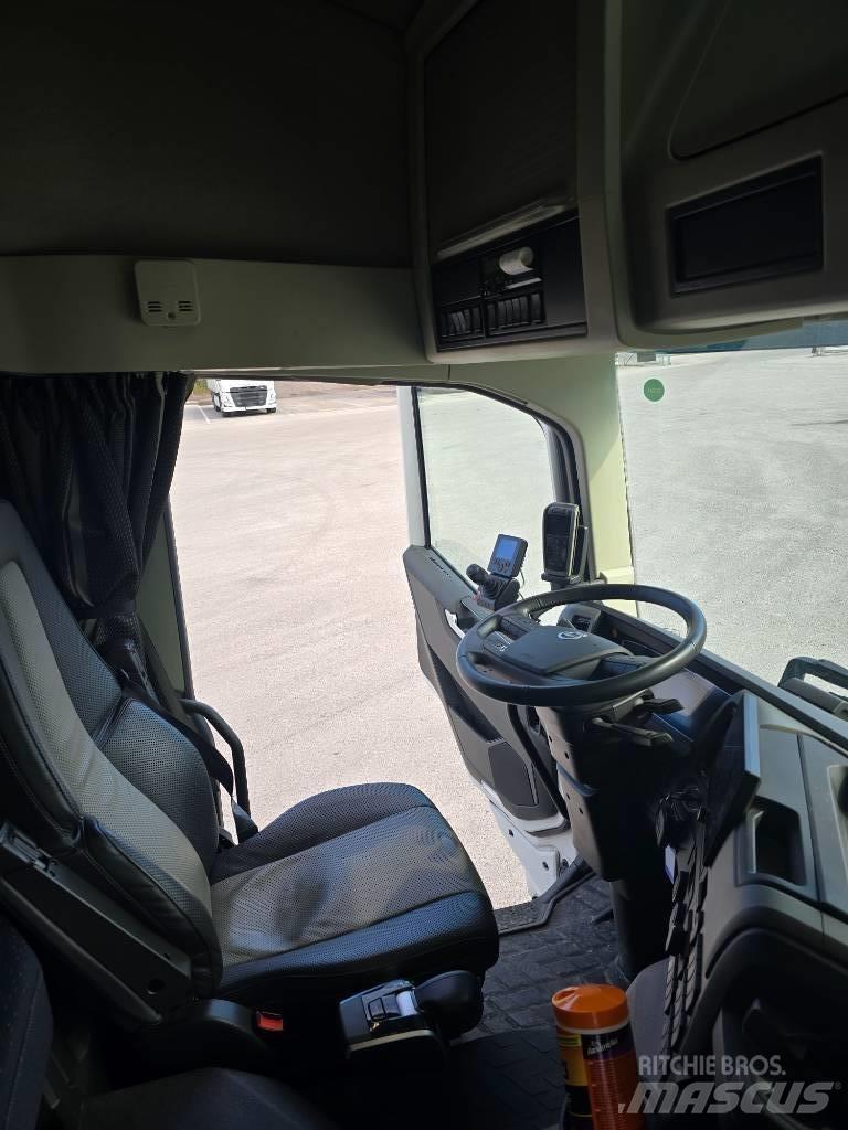 Volvo FM Electric Vrachtwagen met containersysteem