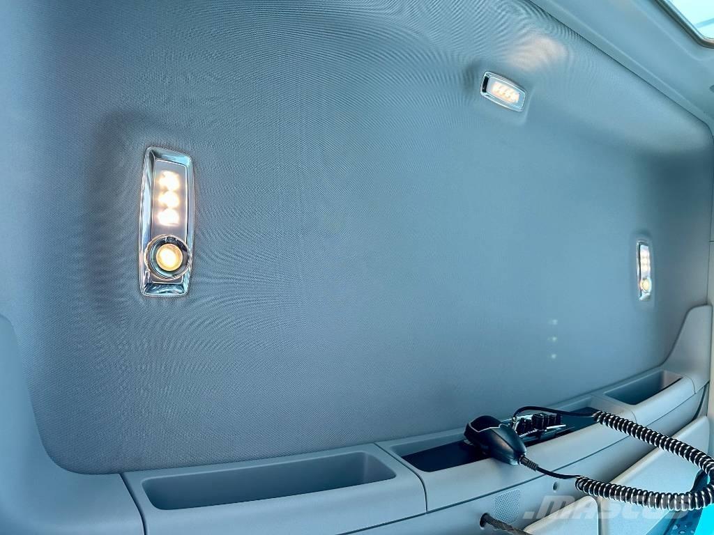 Kenworth T880 Trekkers