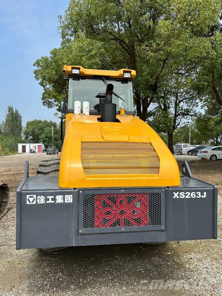XCMG 263J Trilrolwalsen