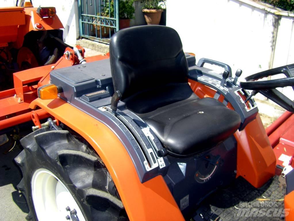 Kubota ASTE A-17 4wd Tractoren