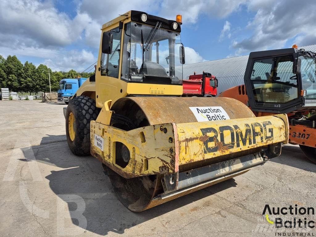 Bomag BW 211 D-4 Trilrolwalsen