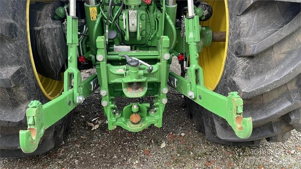 John Deere 6R215 Tractoren