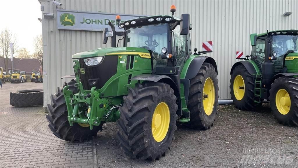 John Deere 6R215 Tractoren