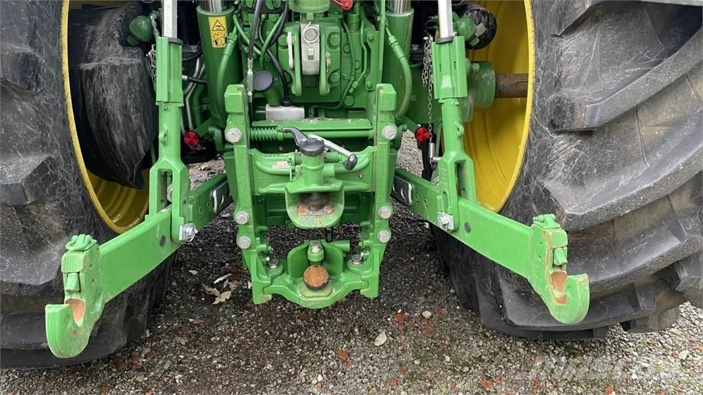 John Deere 6R215 Tractoren