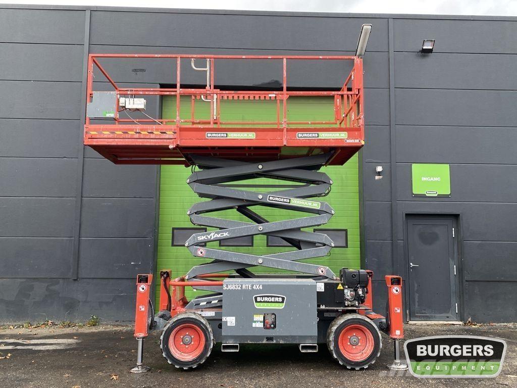 SkyJack SJ6832 RTE Schaarhoogwerkers