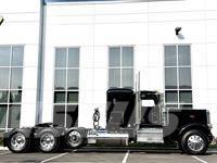 Peterbilt 389 Trekkers
