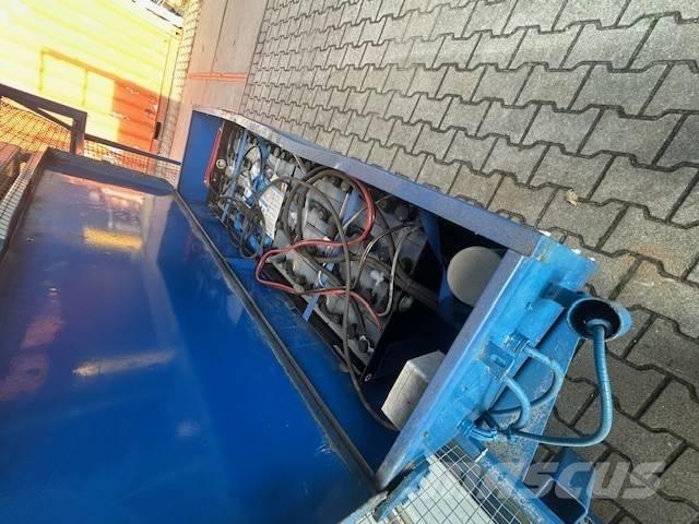 Holland Lift A151EV Schaarhoogwerkers