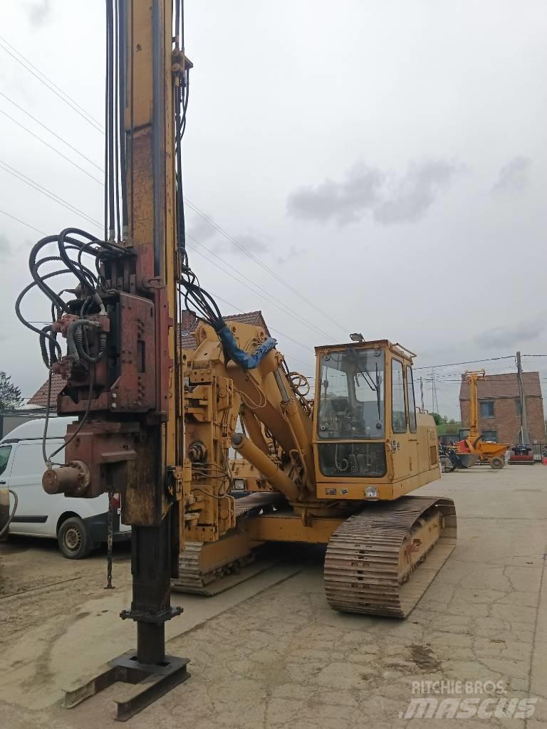 Liebherr R 922 L Rupsgraafmachines