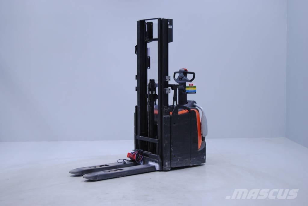 Toyota SPE120L Meeloop stapelaar
