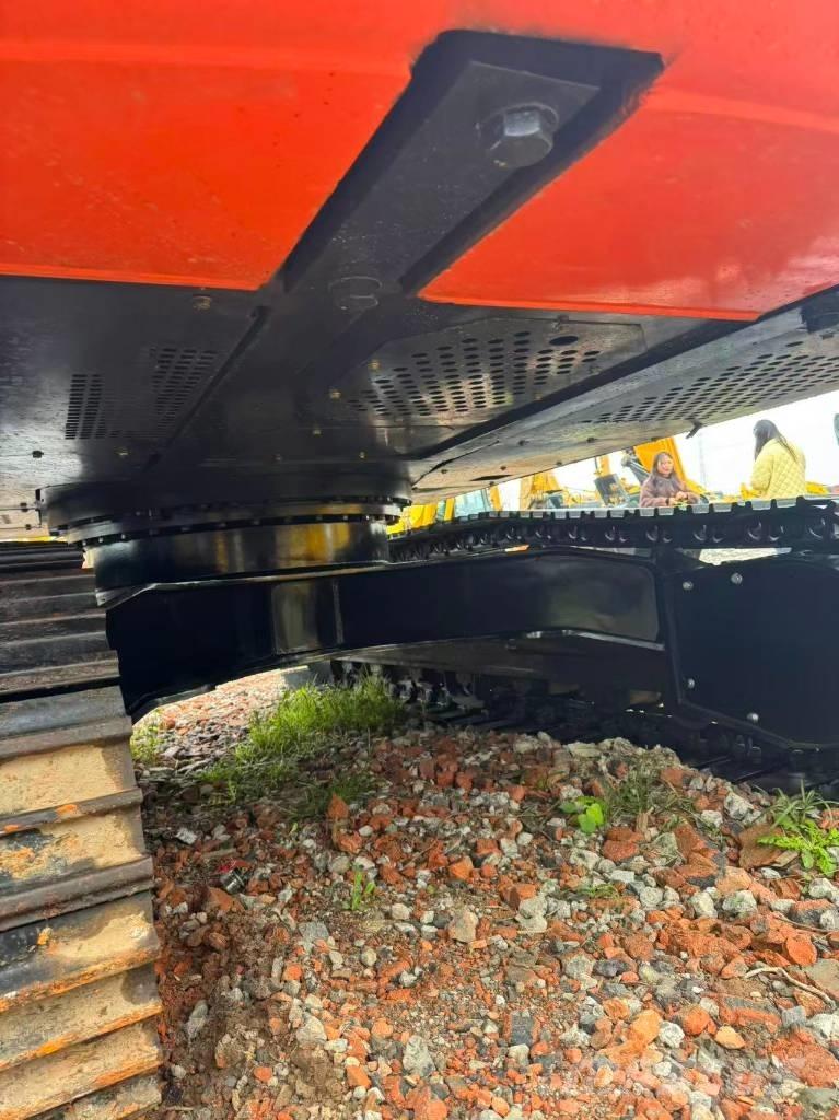 Hitachi ZX 200 Rupsgraafmachines