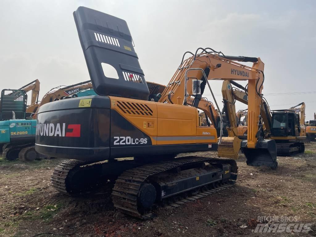 Hyundai R220-9S Rupsgraafmachines