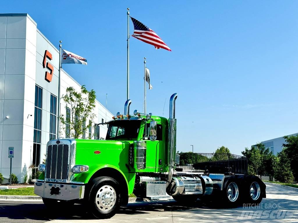 Peterbilt 389 Trekkers