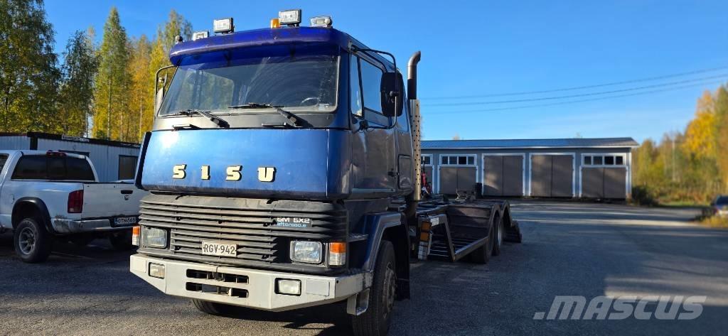 Sisu SM 300 Vrachtwagens voor bosbouwmachines