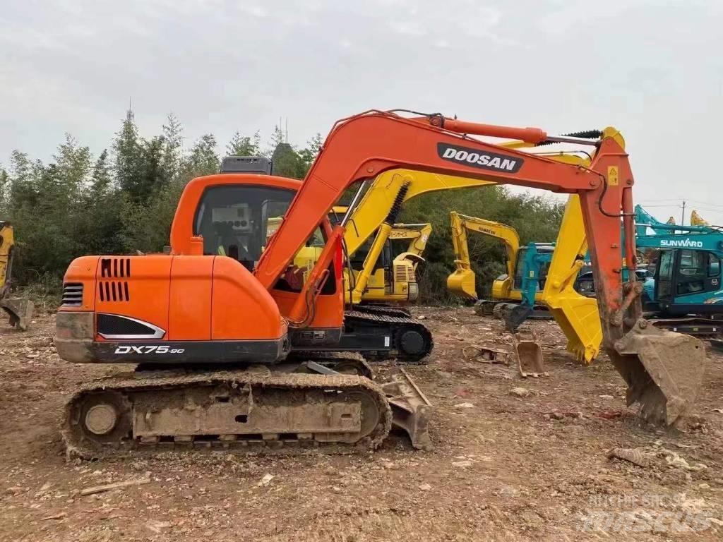 Doosan DX 75 Rupsgraafmachines