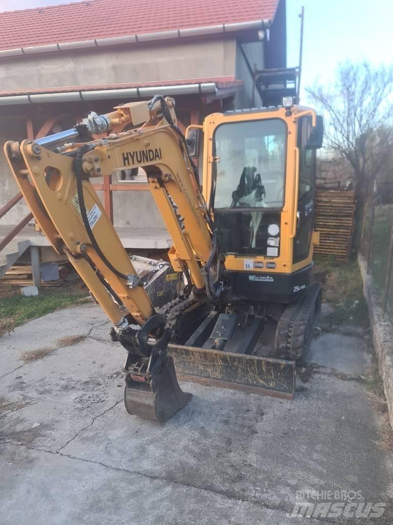 Hyundai R25Z-9 AK Minigraafmachines < 7t