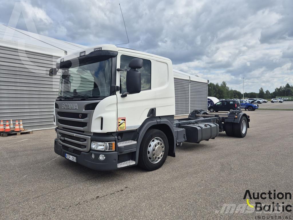 Scania P 450 Chassis met cabine
