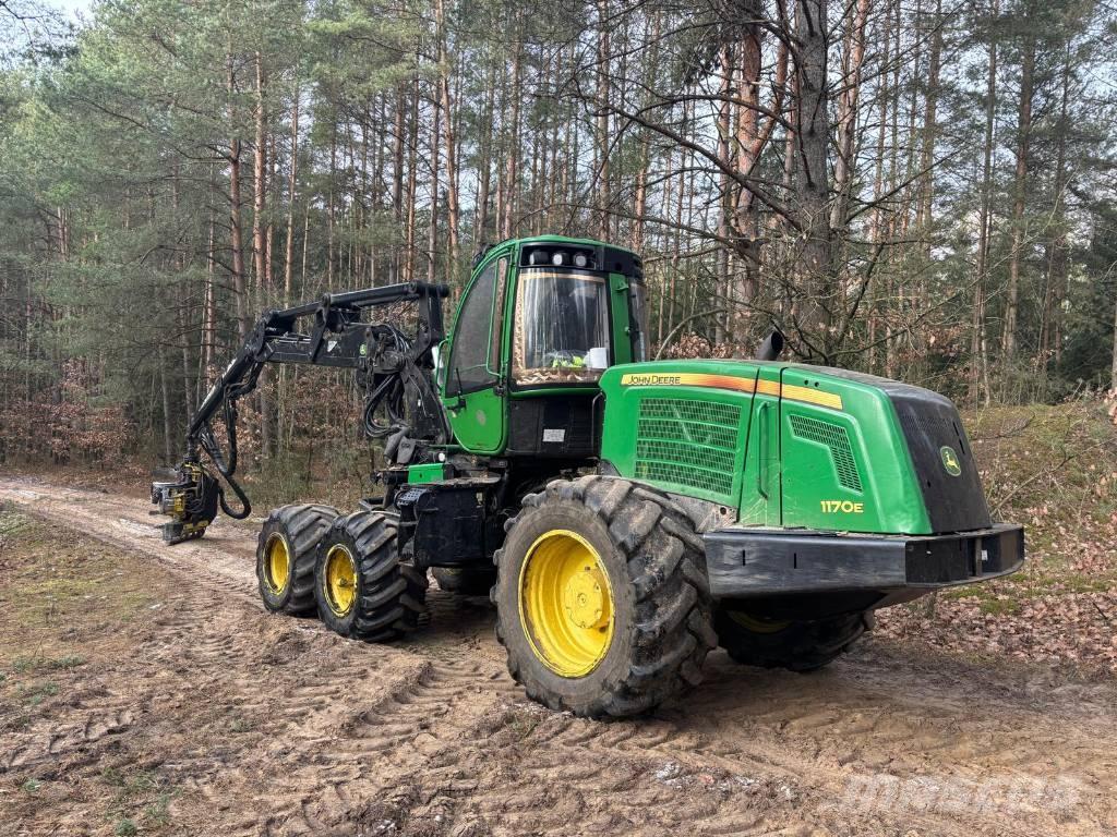 John Deere 1170 E Harvesters