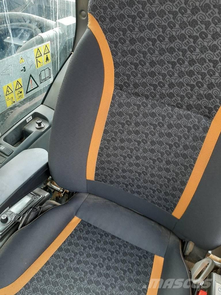 CASE CX 300 D Laden en Lossen - overige