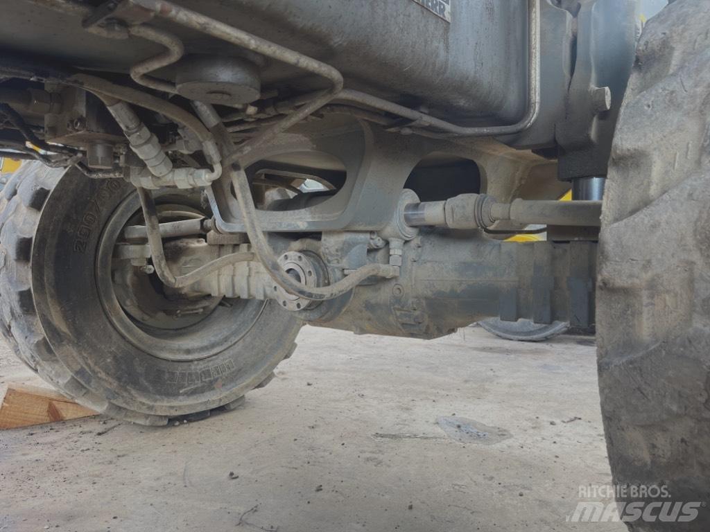 Liebherr A 910 Comp Assen