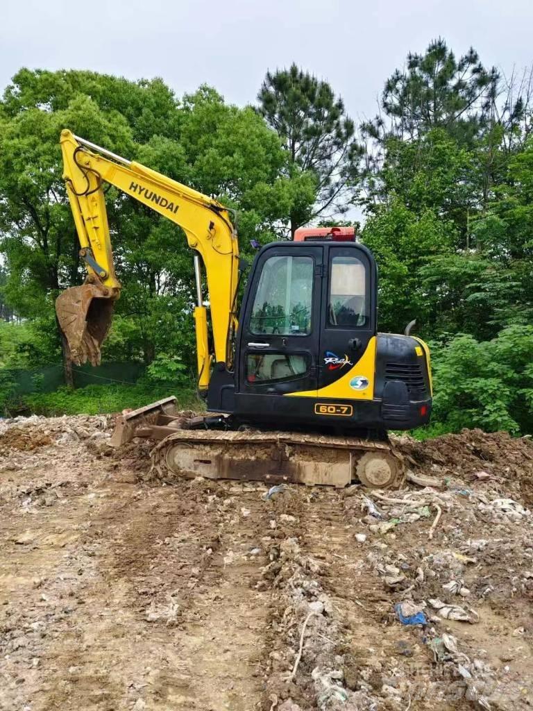 Hyundai 60-7 Rupsgraafmachines