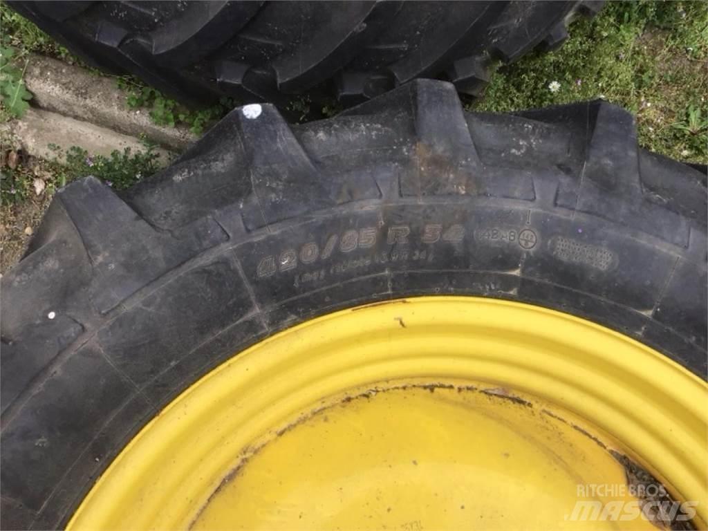 Michelin 420/85R34 Banden, wielen en velgen