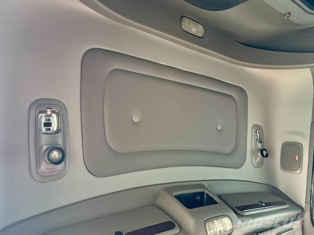 Peterbilt 388 Trekkers