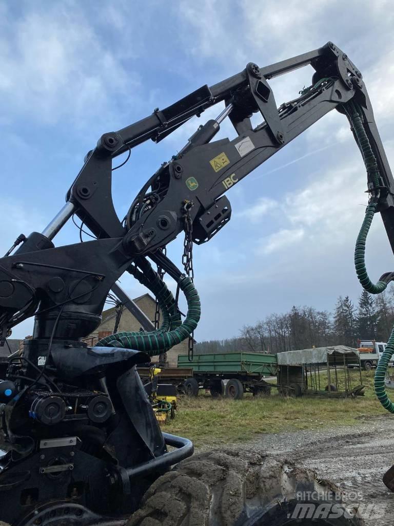 John Deere 1270 G Harvesters