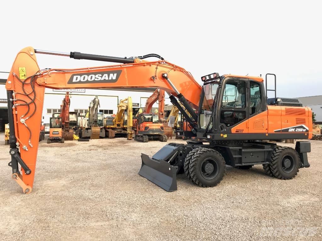 Develon DX 210 W-7 Wielgraafmachines