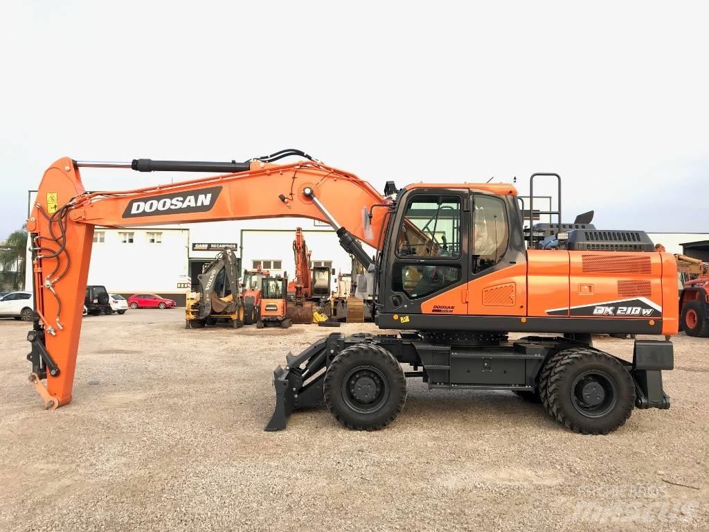 Develon DX 210 W-7 Wielgraafmachines