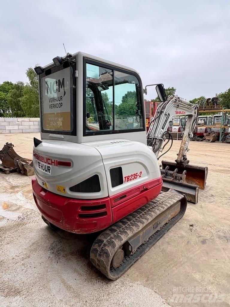 Takeuchi TB 235 Minigraafmachines < 7t
