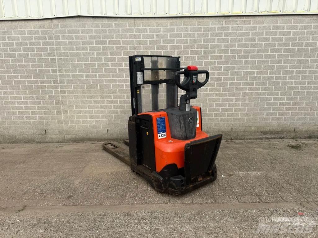 BT SWE200D Meeloop stapelaar
