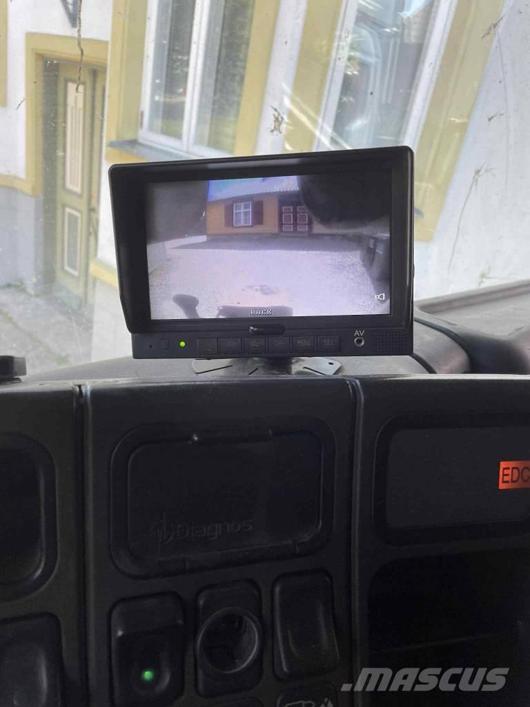 Scania 124 C 420 Vrachtwagen met containersysteem