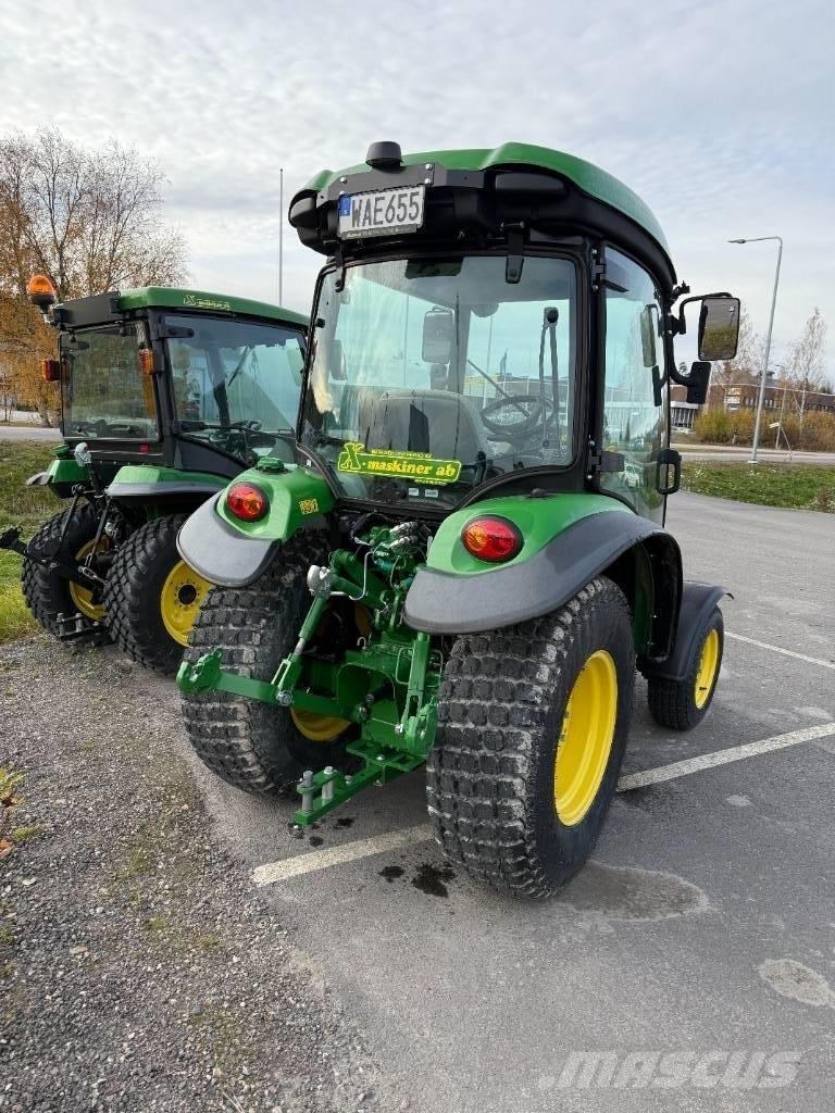 John Deere 3046 R Compacttrekkers