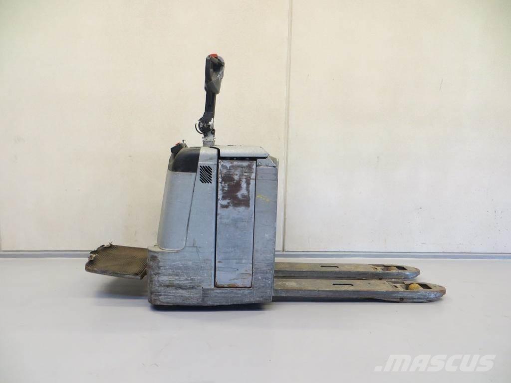 BT LPE240/8 Pallettruck met meerij platform