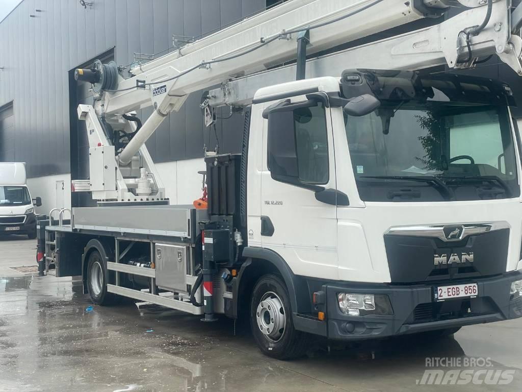 Böcker AK 36/4000 Kranen voor alle terreinen
