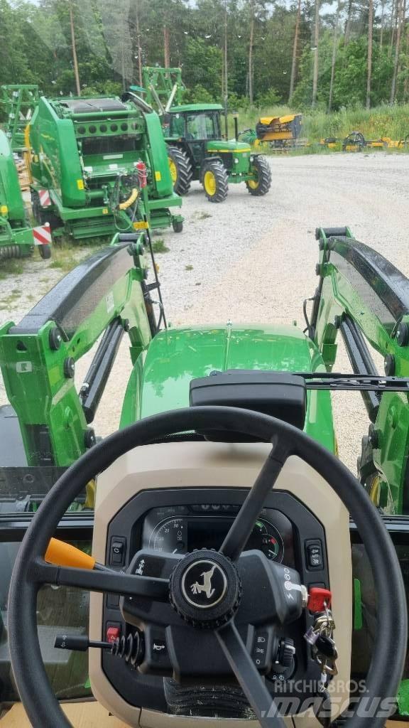 John Deere 5100M Tractoren