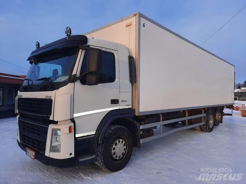 Volvo FM 9 300 Bakwagens met gesloten opbouw